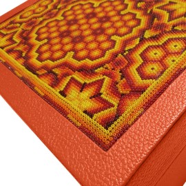 Caja para té 6 divisiones con artesanía Huichol